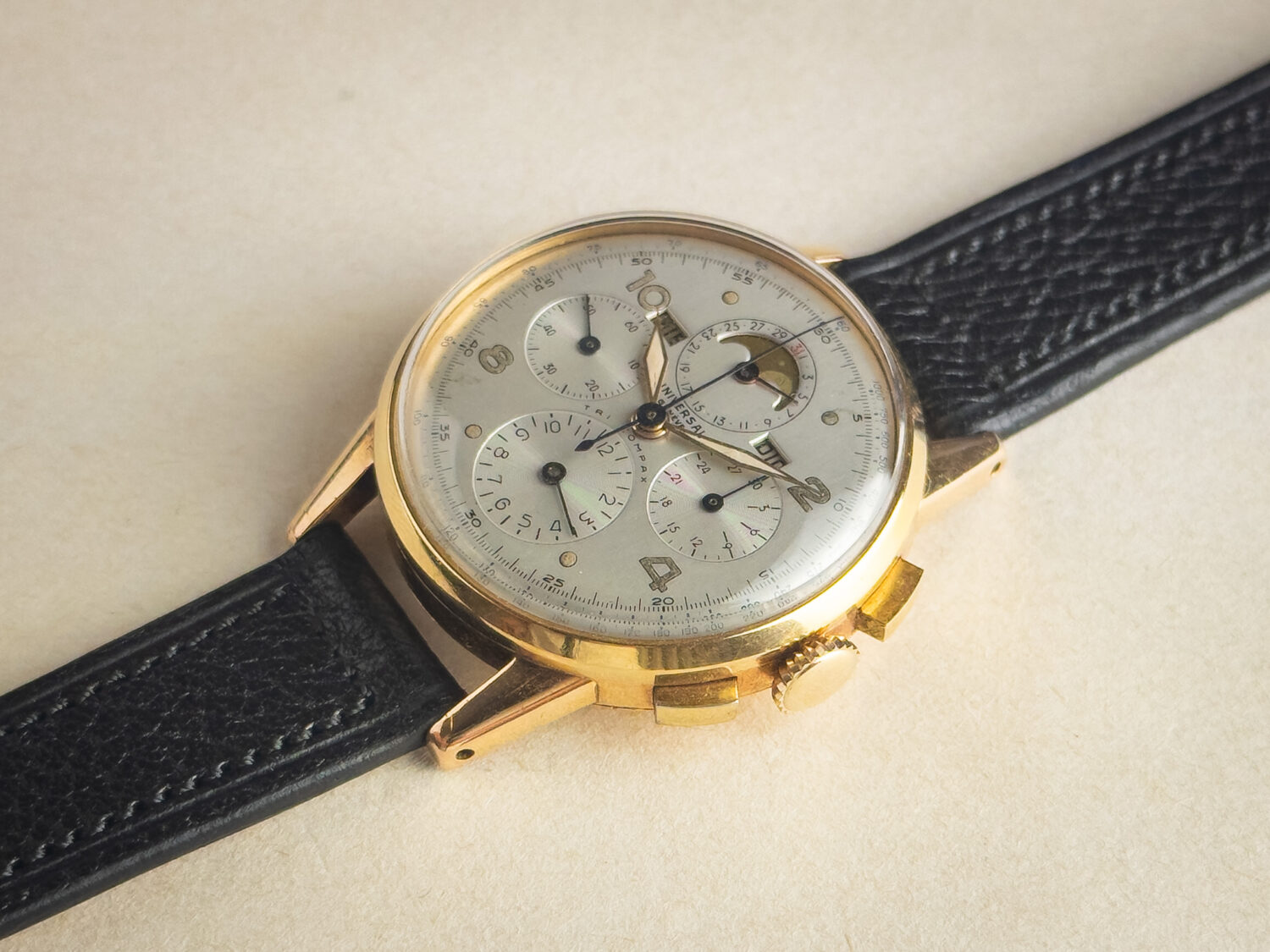 1940s Universal Genève Tri-Compax Ref. 12253 - Image 2