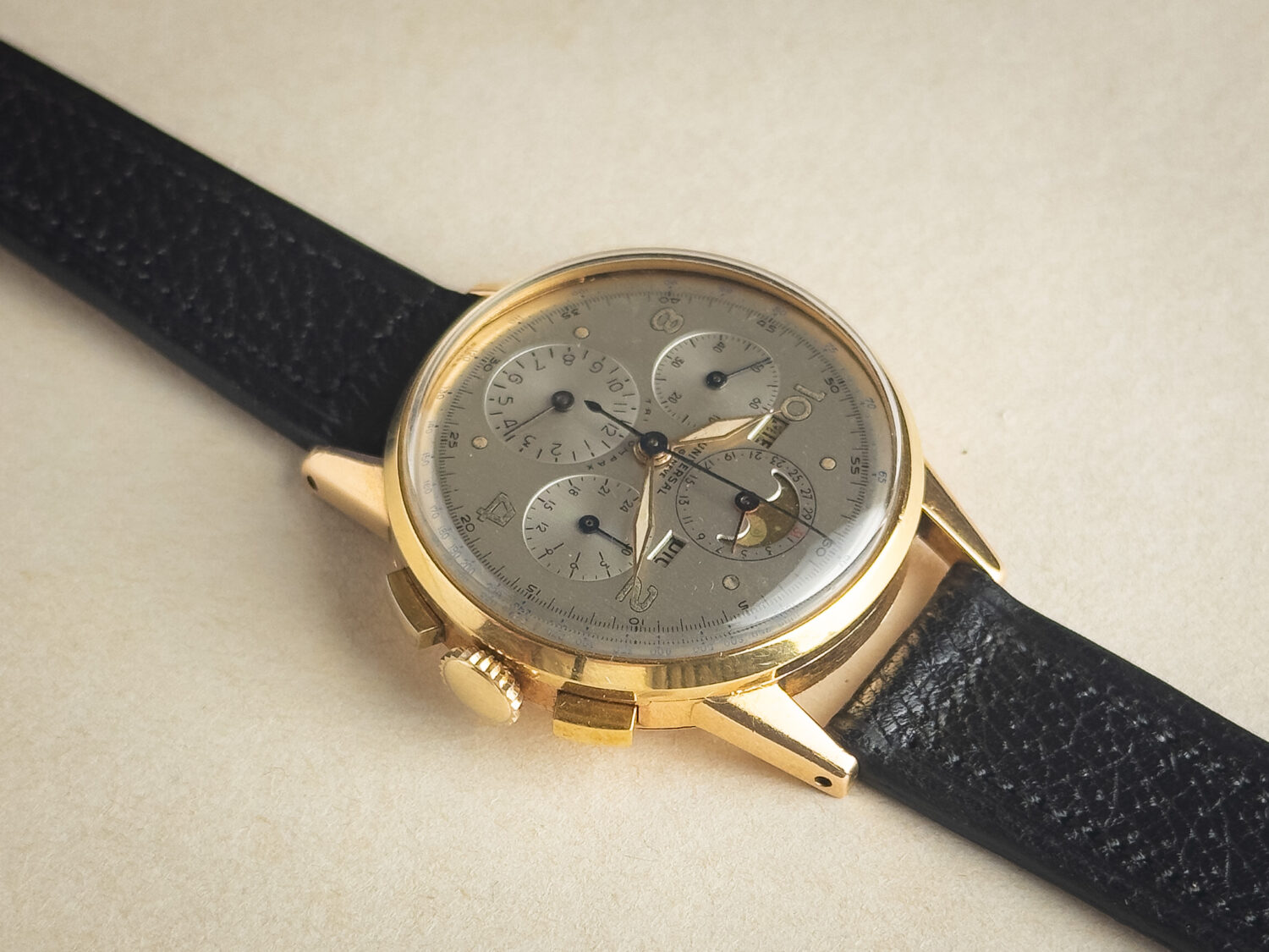 1940s Universal Genève Tri-Compax Ref. 12253 - Image 5