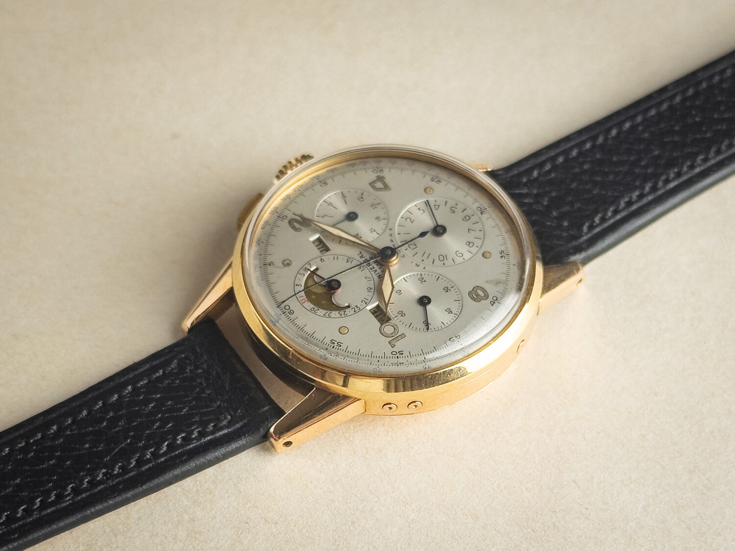 1940s Universal Genève Tri-Compax Ref. 12253 - Image 3