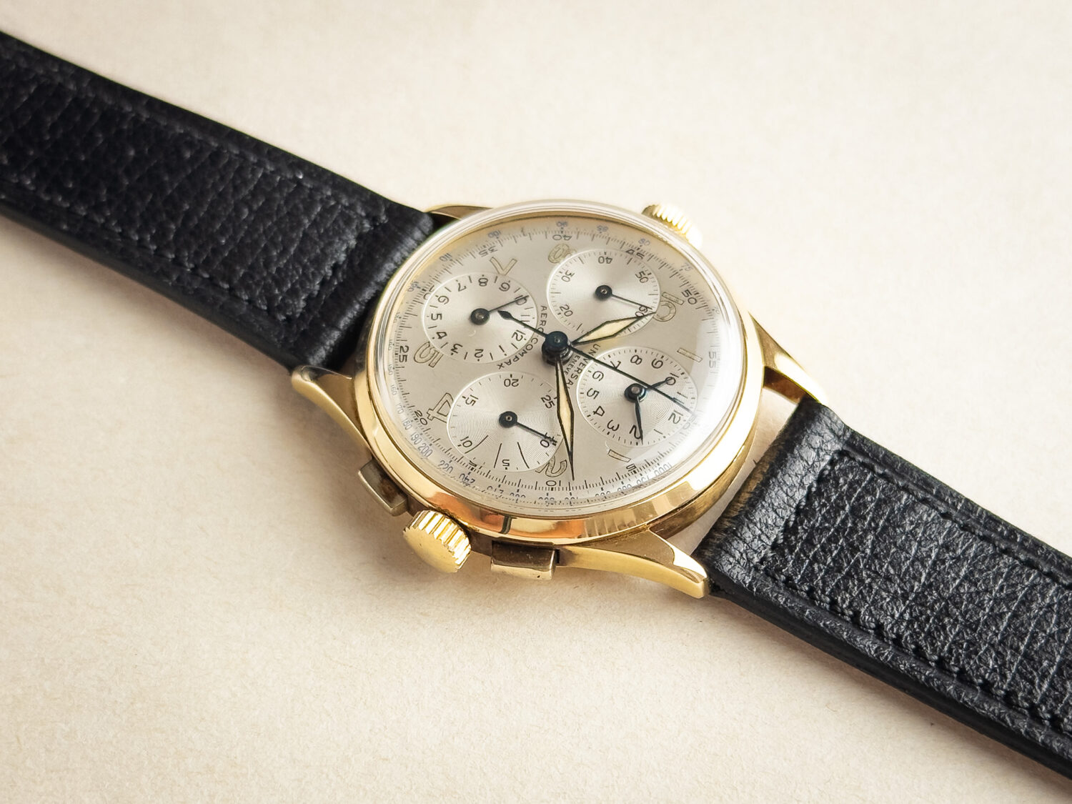 1940s Universal Genève Aero-Compax Ref. 52205 - Image 4
