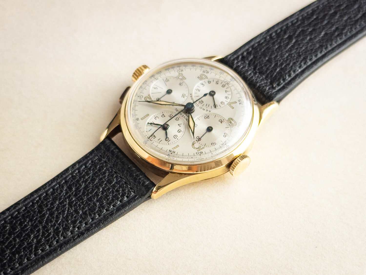 1940s Universal Genève Aero-Compax Ref. 52205 - Image 3